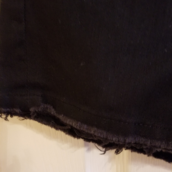 "Tractr" Brittany Shorts Black Frayed Size 16 NWT - Picture 3 of 8